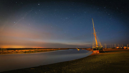 Catching the stars and the northern lights in a Sundfoerr change robe