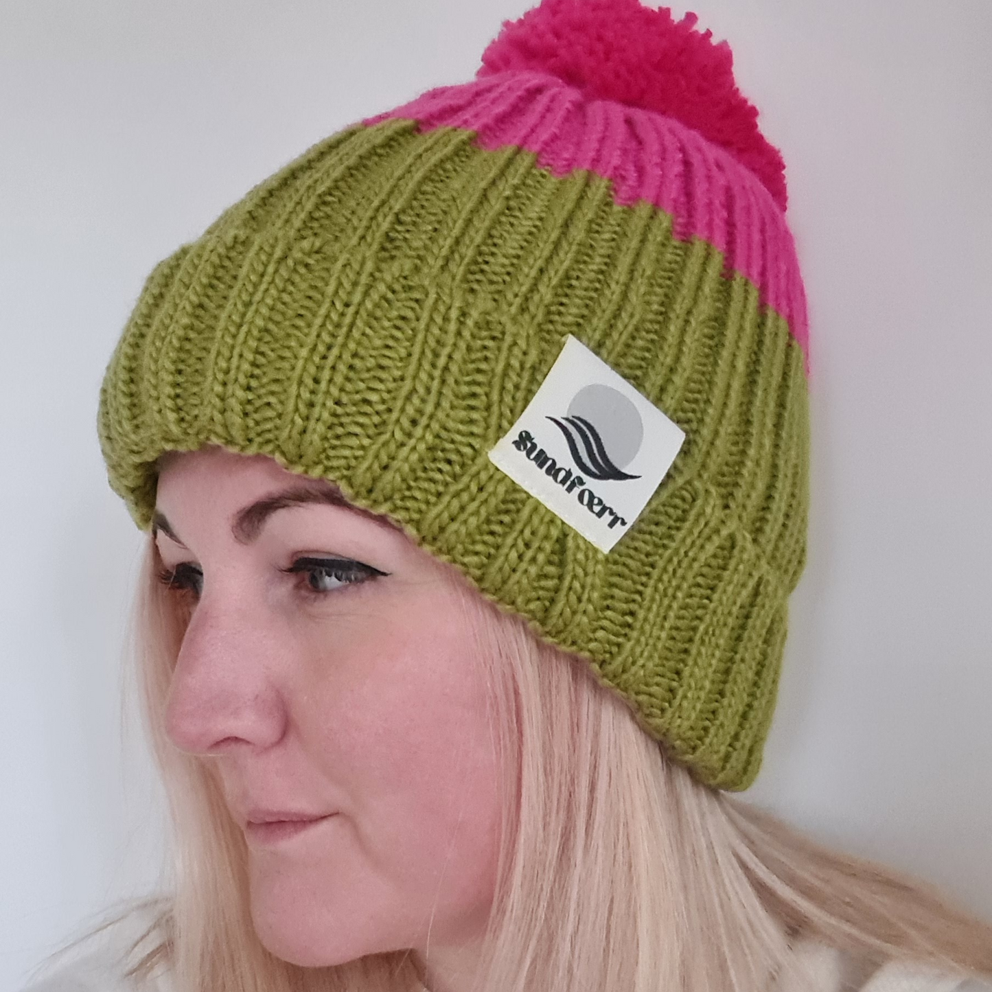 Elements Green/Pink Bobble Hat